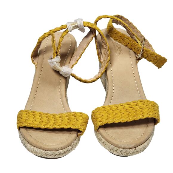 Catherine Malandrino 7.5 Yellow Wedge Sandals - Picture 2 of 6